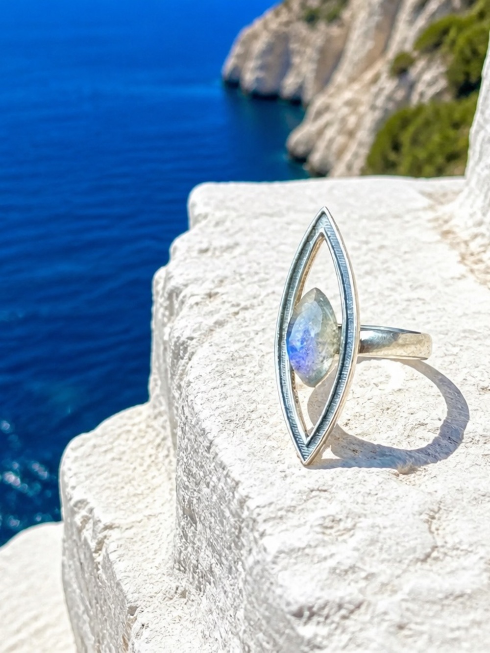 Labradorite Ring - Picture 9 of 12